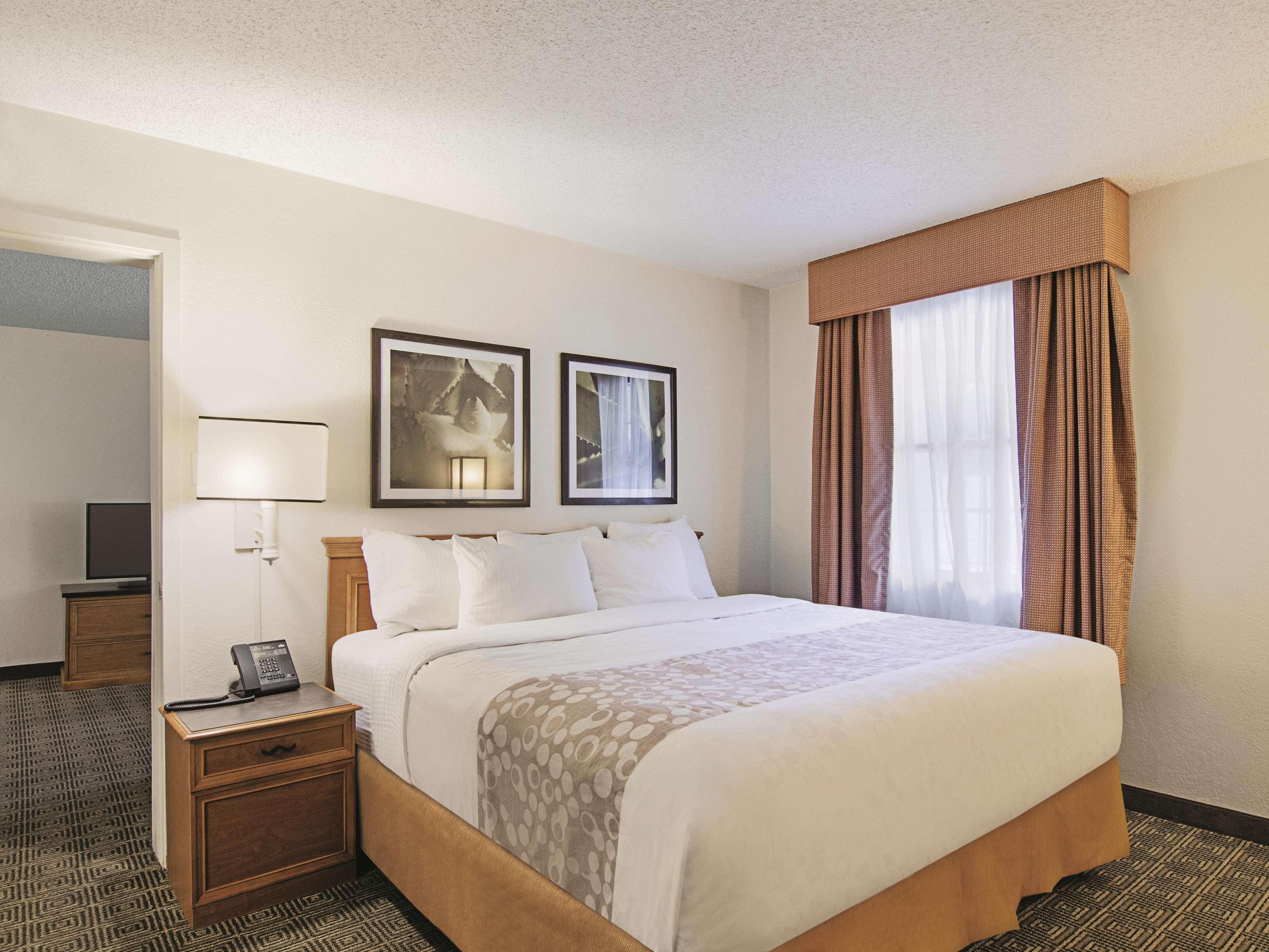 La Quinta Inn By Wyndham Denver Cherry Creek Bagian luar foto