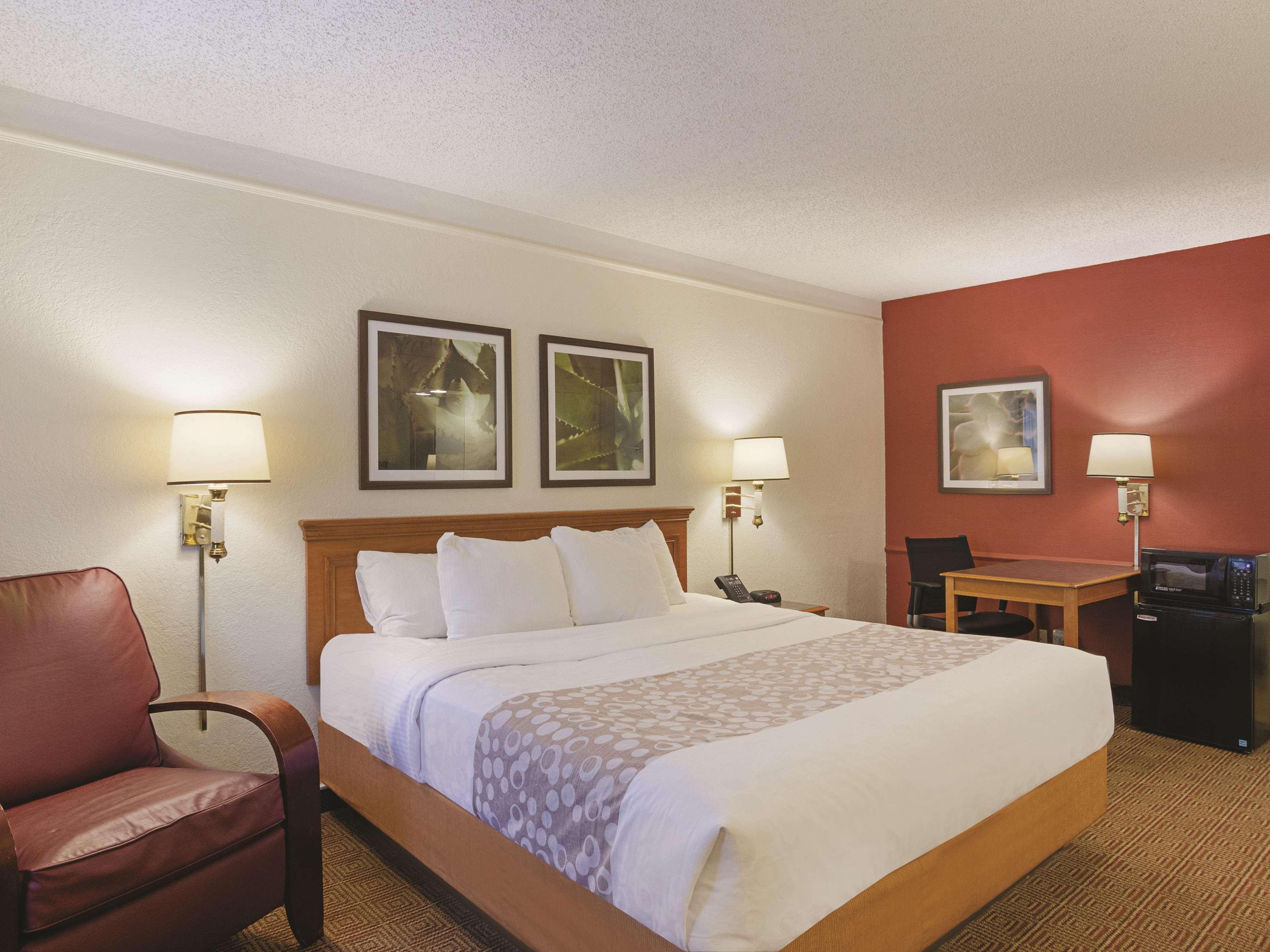 La Quinta Inn By Wyndham Denver Cherry Creek Bagian luar foto