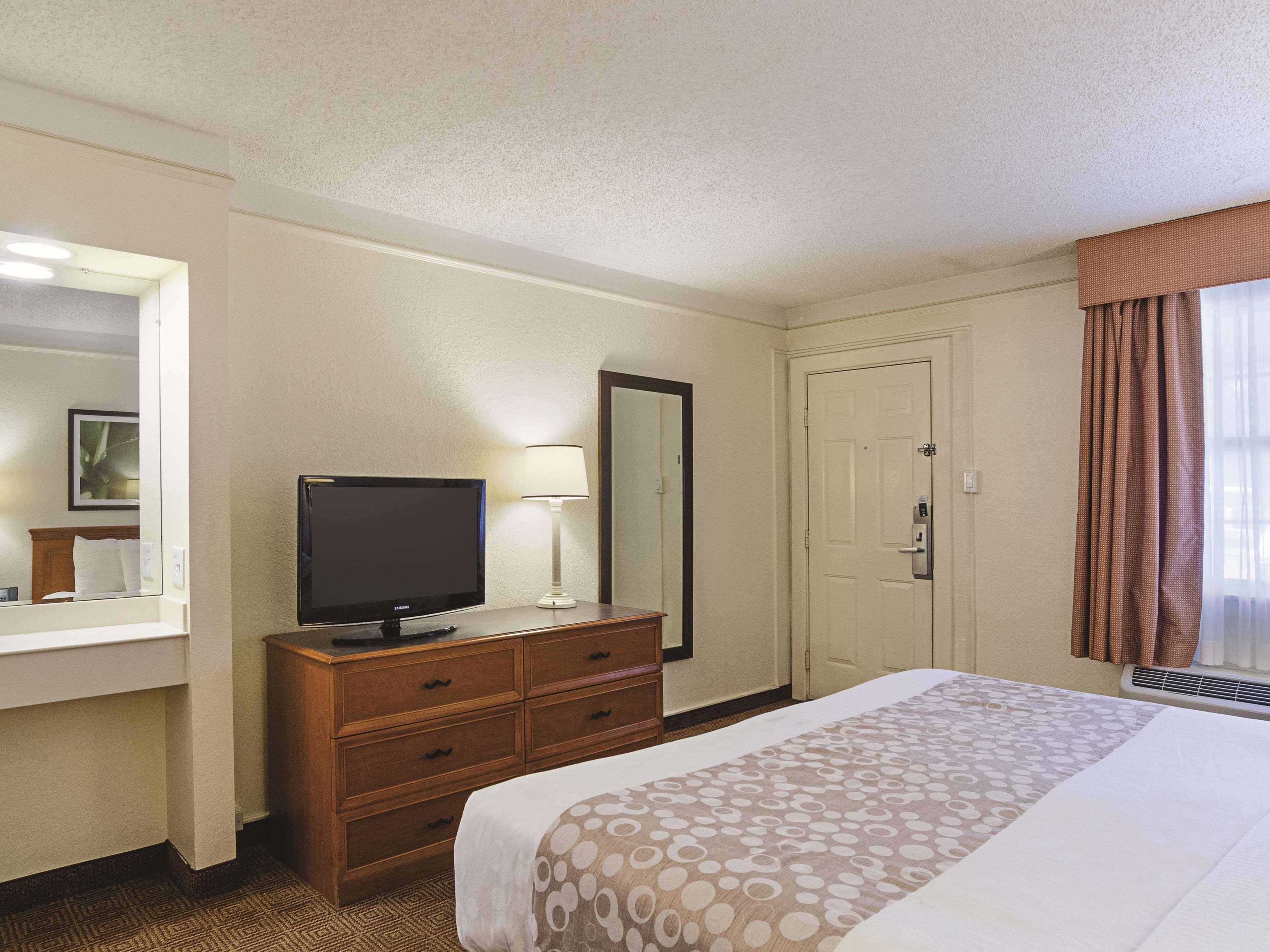 La Quinta Inn By Wyndham Denver Cherry Creek Bagian luar foto