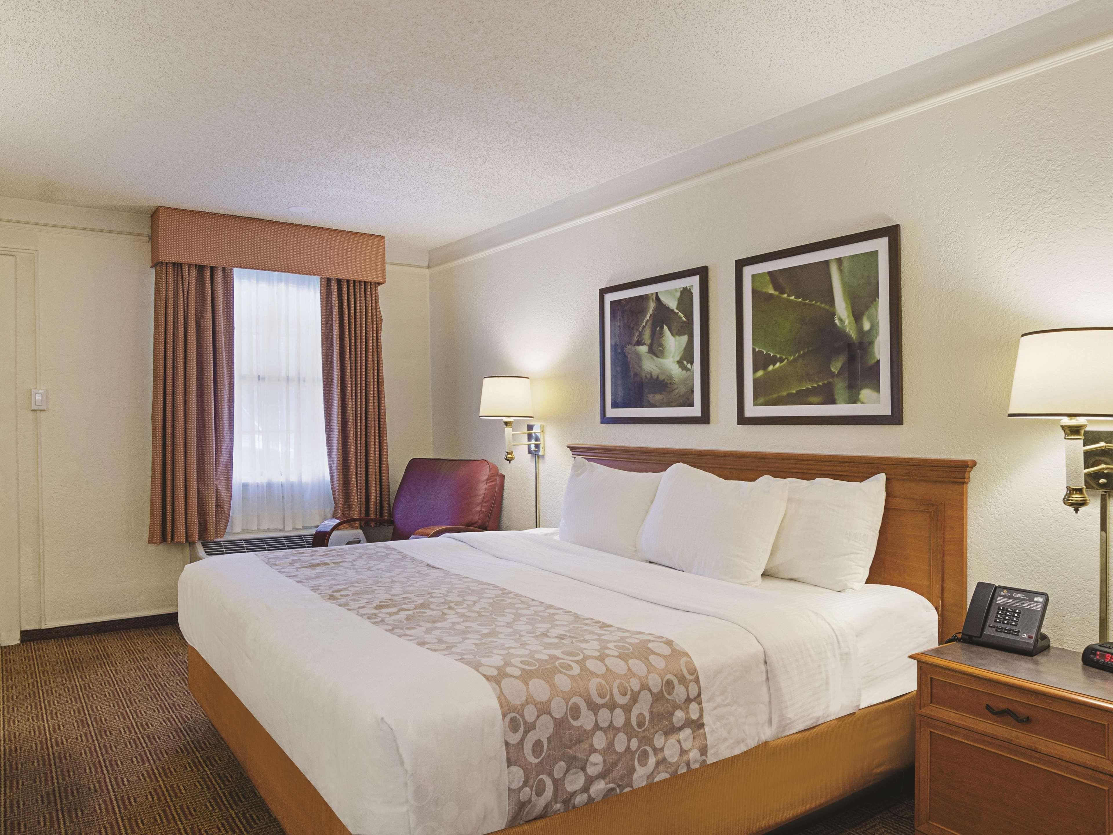 La Quinta Inn By Wyndham Denver Cherry Creek Bagian luar foto