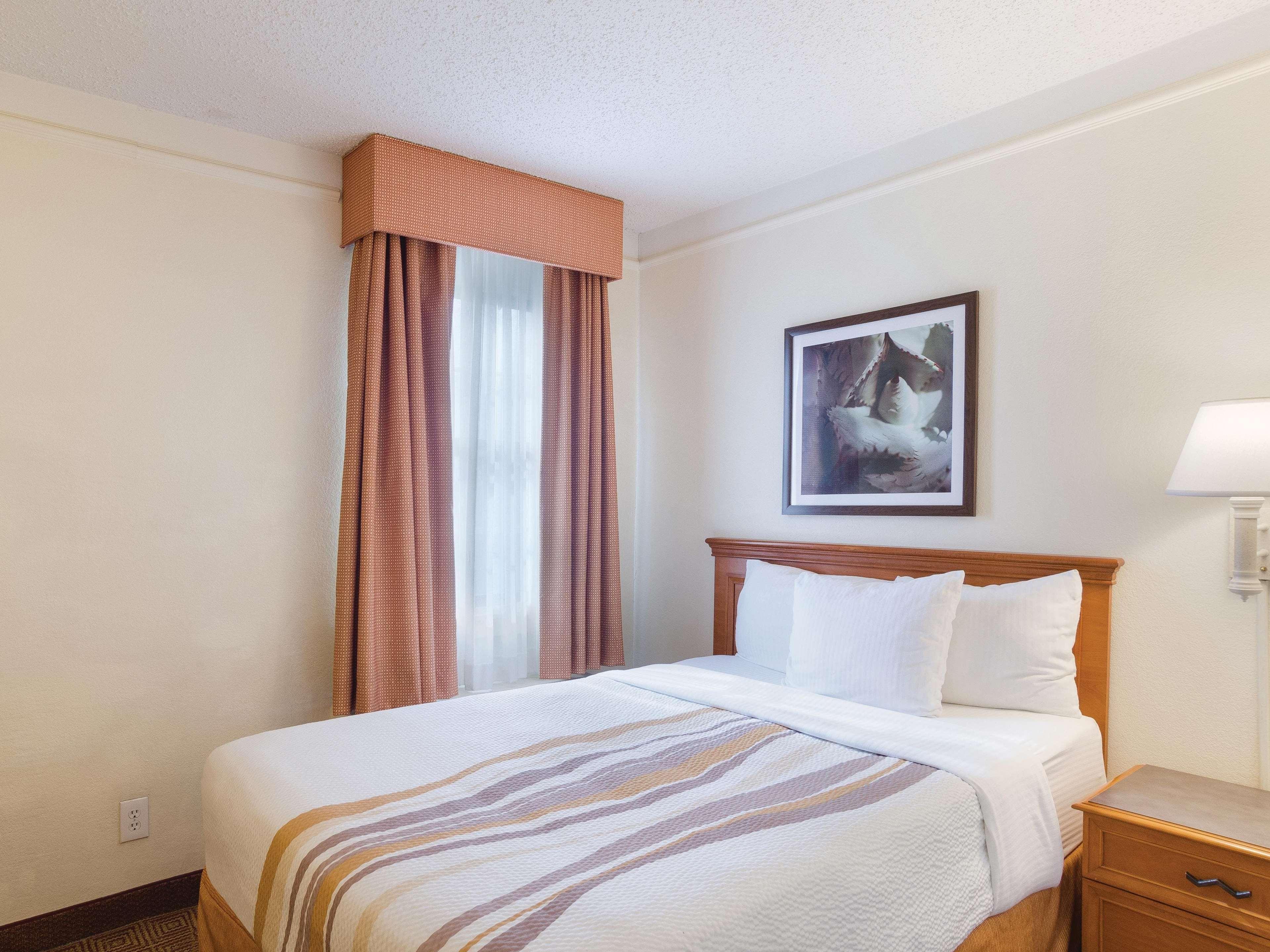 La Quinta Inn By Wyndham Denver Cherry Creek Bagian luar foto