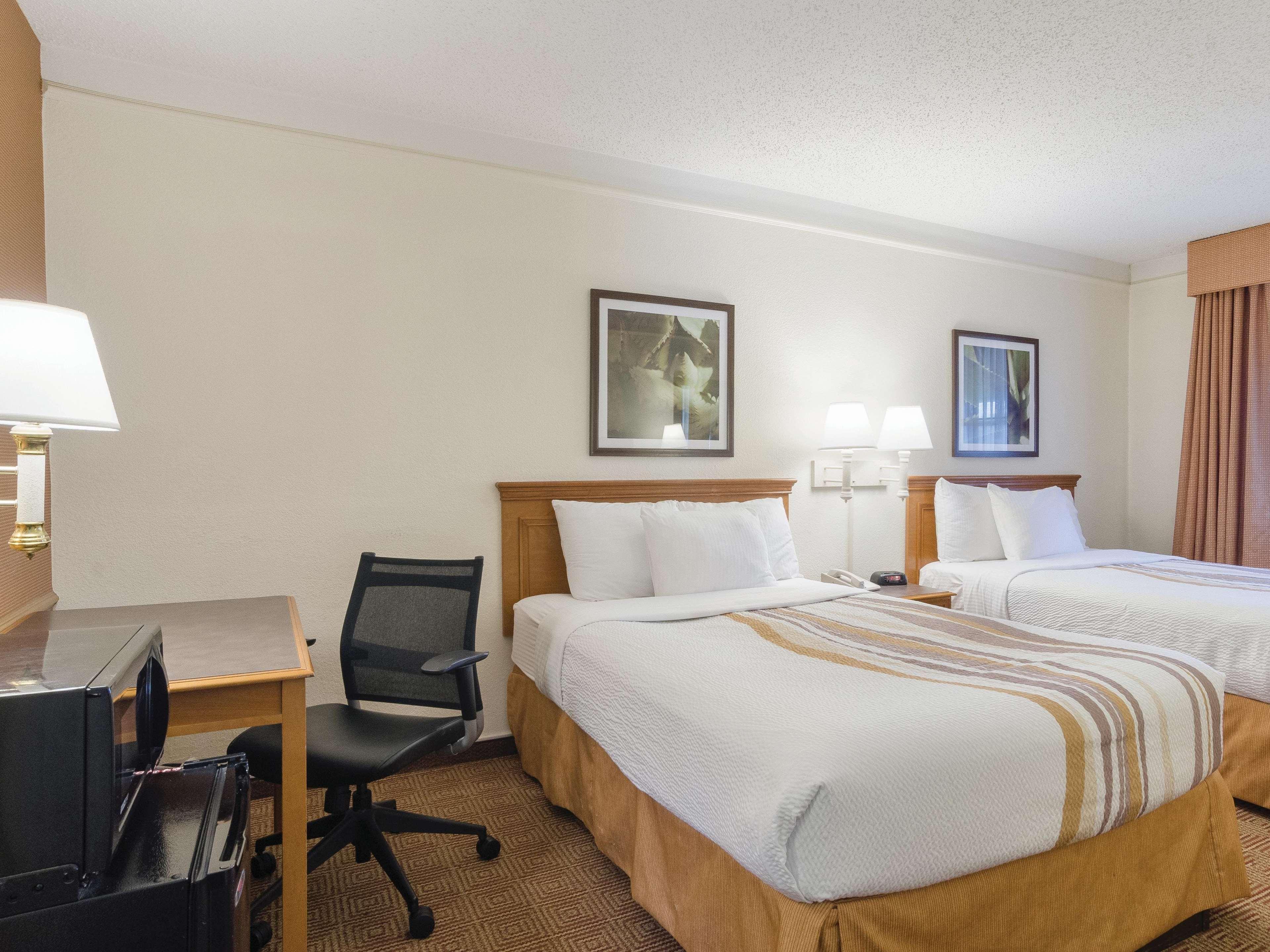 La Quinta Inn By Wyndham Denver Cherry Creek Bagian luar foto