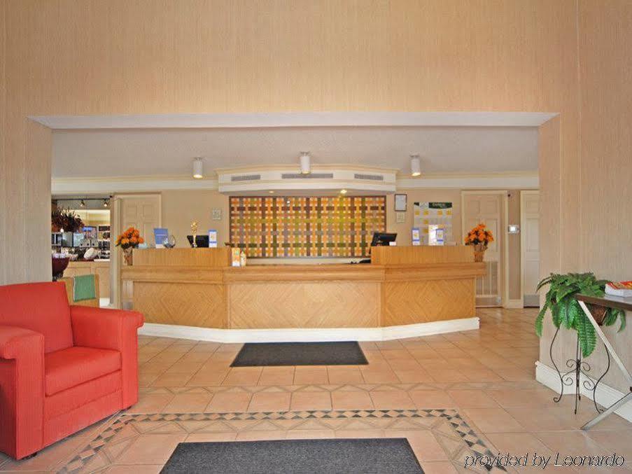 La Quinta Inn By Wyndham Denver Cherry Creek Bagian luar foto