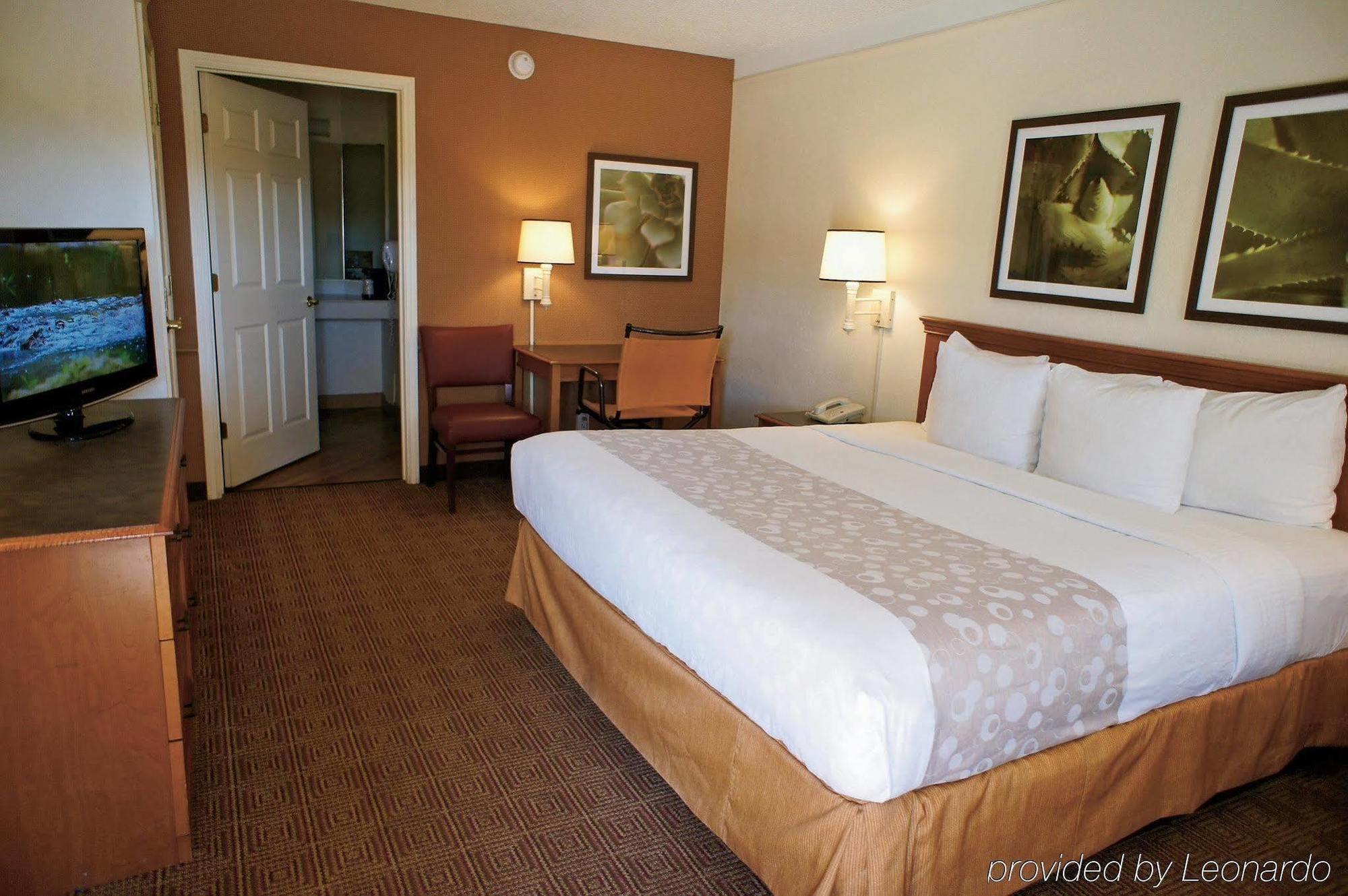 La Quinta Inn By Wyndham Denver Cherry Creek Bagian luar foto